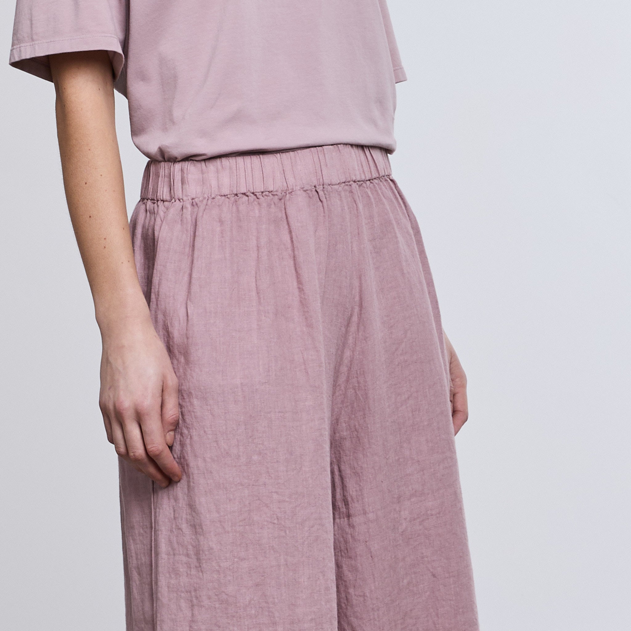 OVER LOOSE TROUSERS