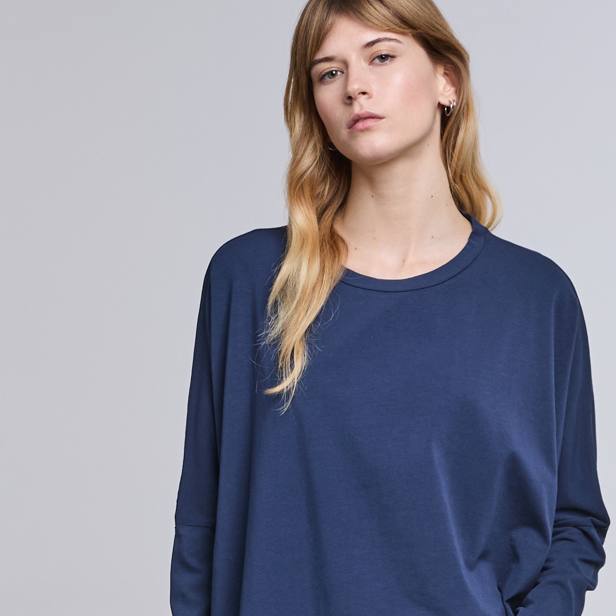 T-SHIRT BOXY MANICA LUNGA
